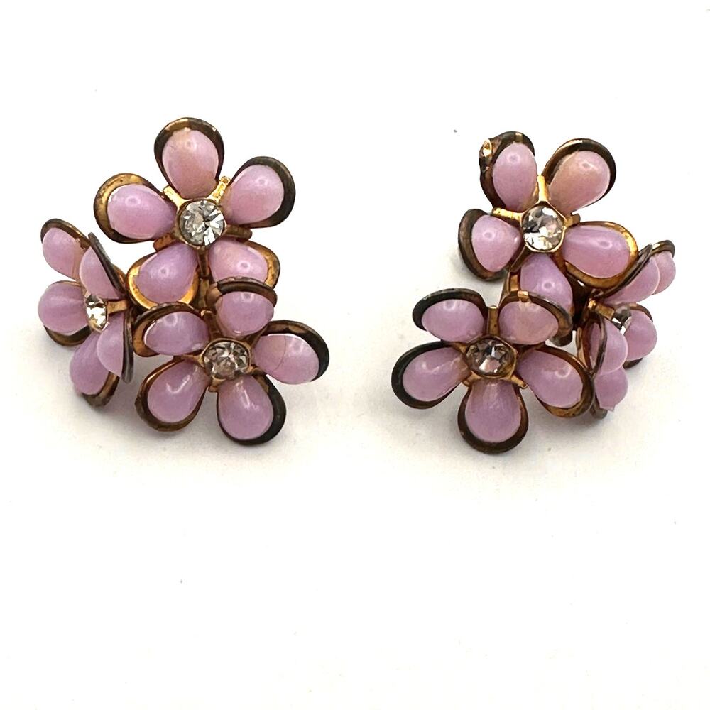 Vintage Purple Flower Earrings 60s Petal Bloom Screw Back VTG Jewelry